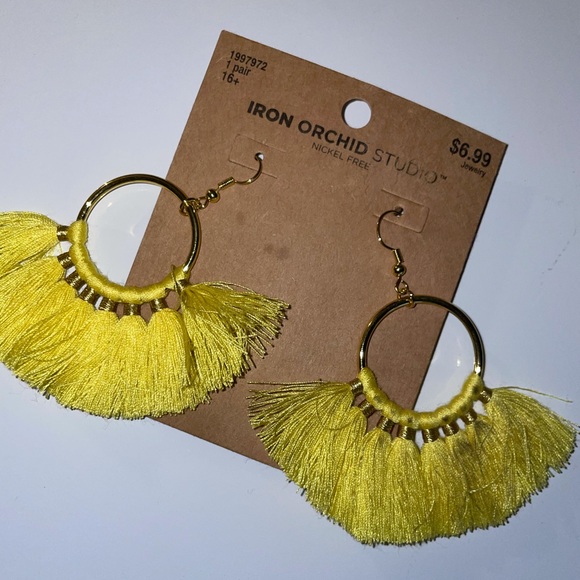 Yellow, dangling pierced earrings. - Picture 1 of 2